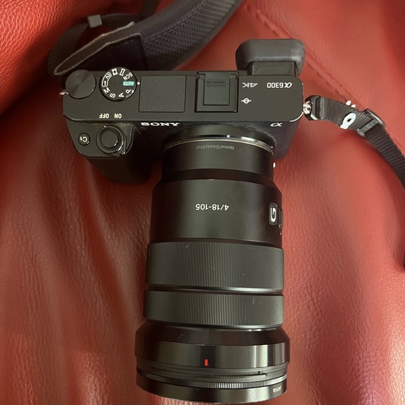 Sony a6300 with 2 lenses - Picture 3 of 5